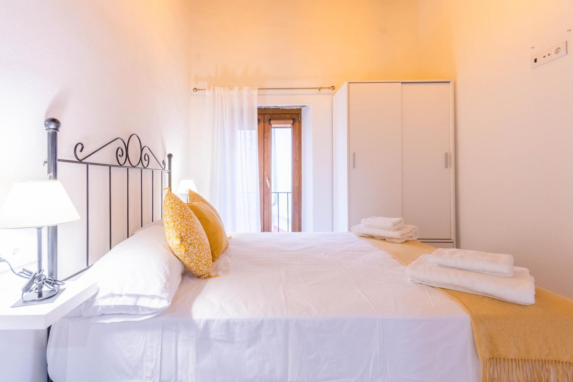 Apartamentos Miguel De Cervantes Centro Кордова Екстер'єр фото